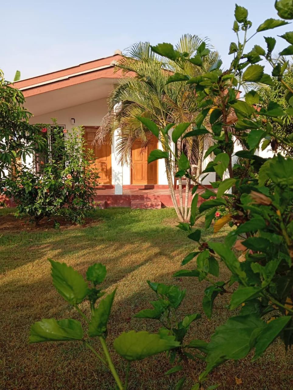 Jeys Place Nilaveli Exterior photo