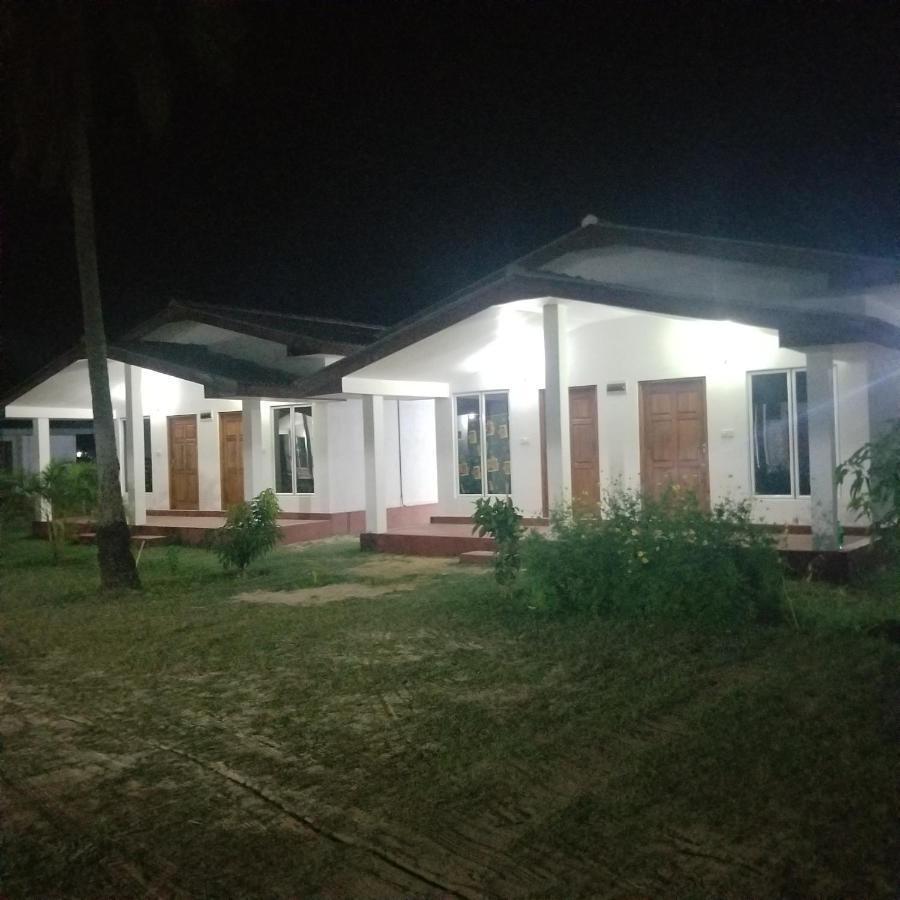 Jeys Place Nilaveli Exterior photo